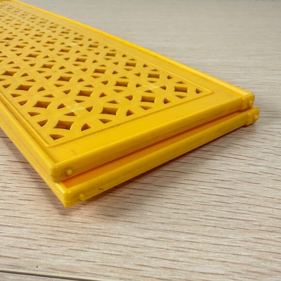 Barbie Dream Doll House 1978 A-Frame Replacement Part Doors Yellow Lattice Set - Picture 4 of 4